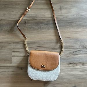 Michael kors crossbody purse